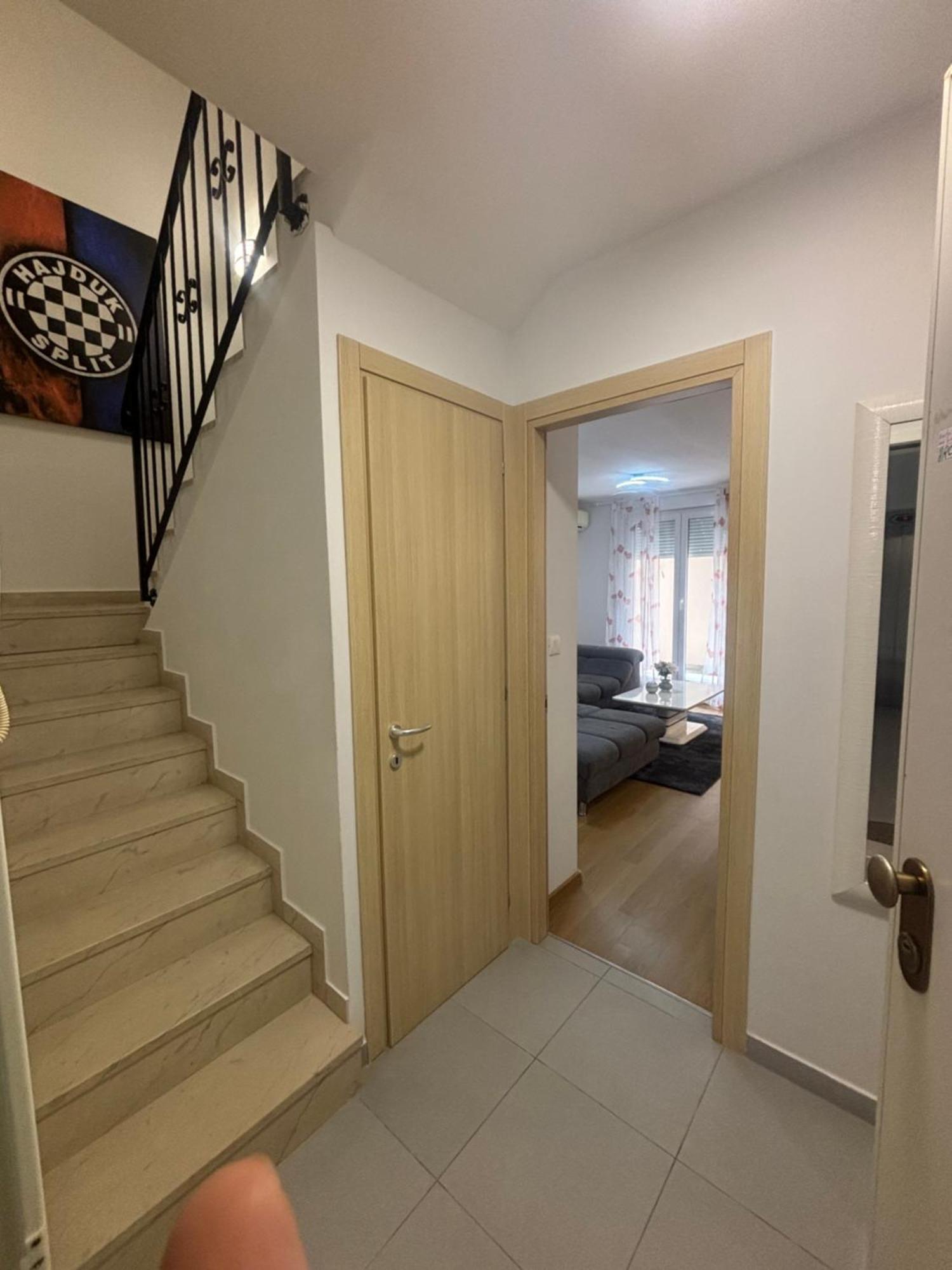 Apartment Dalmatinos Split Znjan ภายนอก รูปภาพ